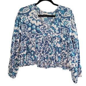 O'Neill Blue and White Floral Cropped Blouse